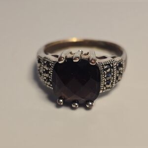 Unique Vintage Black Onyx Faceted Stone Silver-Tone Ring. Size 8